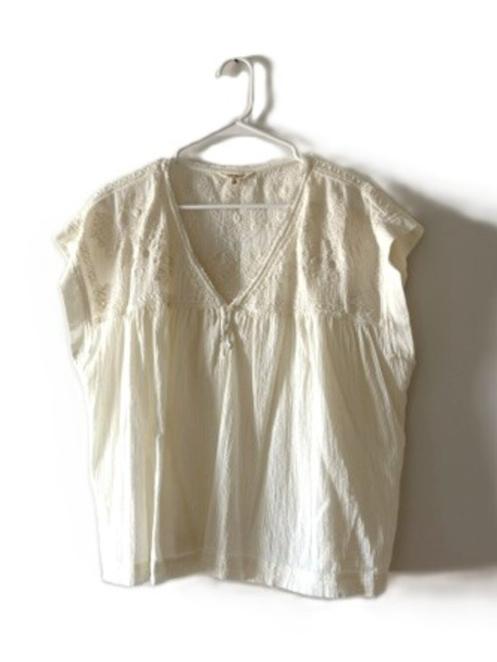Lucky Brand Cream-Colored Cotton Lace Top with Cap Sleeves - Picture 2 of 8